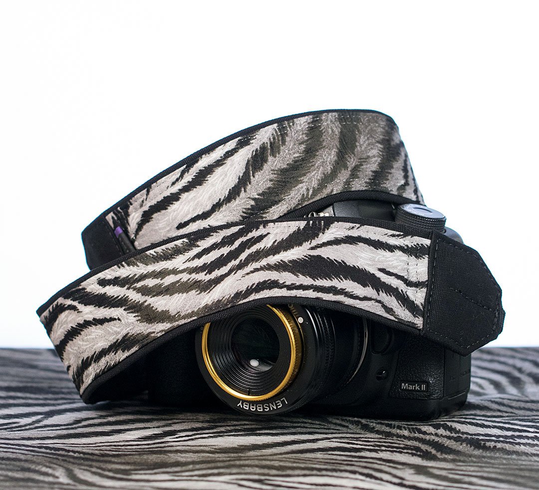 ten8e's tweet photo. Camera Strap White Tiger https://t.co/3ucmKTbJo6 #photography #handmade #camerastrap #dslr #ten8e #customcamerastrap #cameraaccessories https://t.co/Pk4q2XKOEl