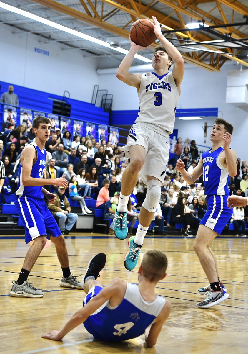 BDTNuzzo's tweet photo. Some shots of Princeton high vs MCA boys basketball game last night. Princeton won 71-47 https://t.co/DIDU7veGZV