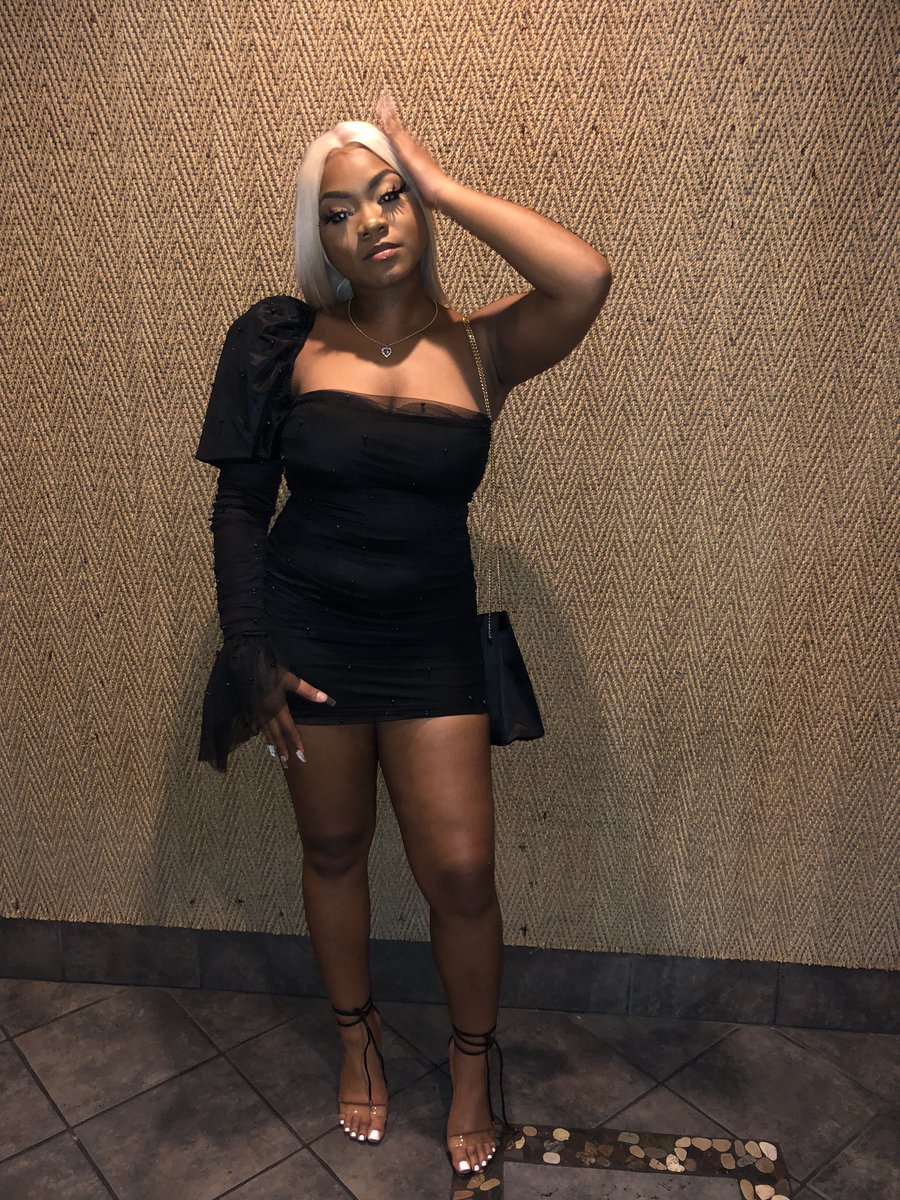 og_mikael's tweet photo. My birthday isn’t over yet 🖤 https://t.co/hwIrcJsyfm