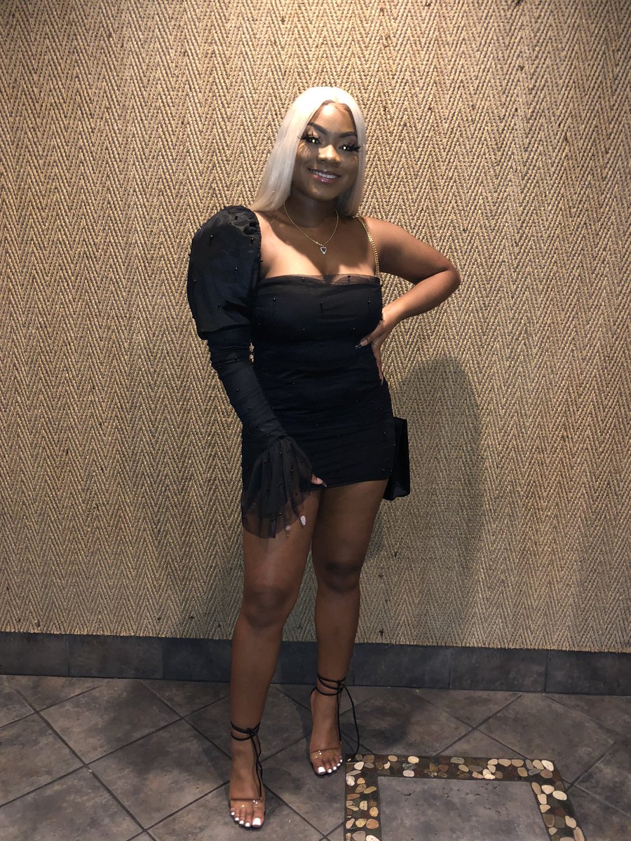 og_mikael's tweet photo. My birthday isn’t over yet 🖤 https://t.co/hwIrcJsyfm