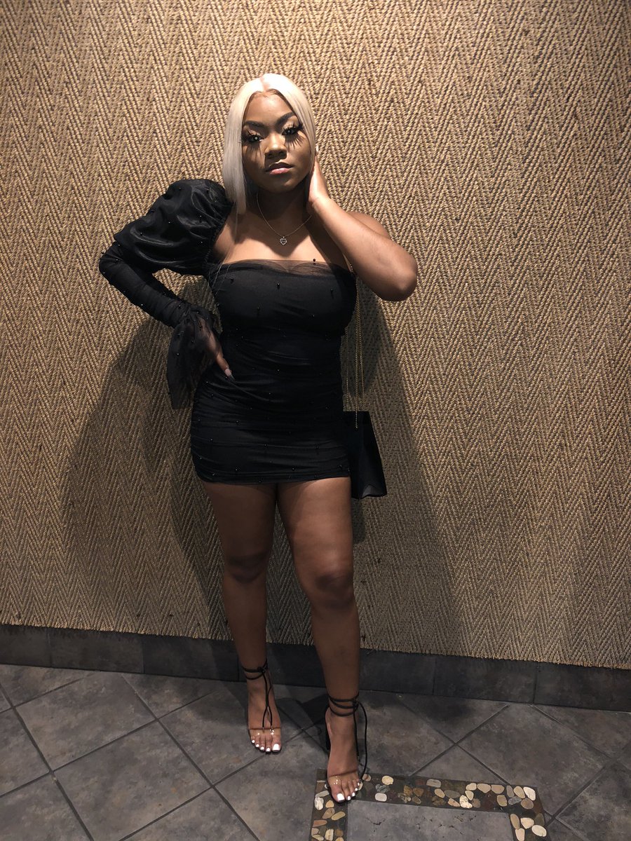 og_mikael's tweet photo. My birthday isn’t over yet 🖤 https://t.co/hwIrcJsyfm