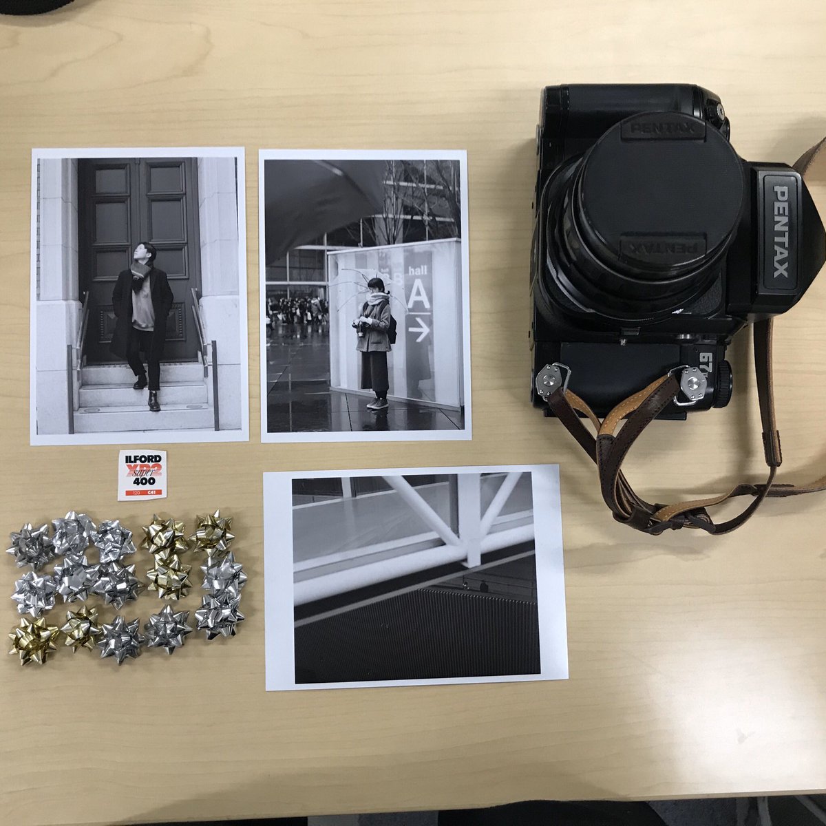 Yu_ri_3F's tweet photo. 昨日は中判フィルムさんぽに参加！天気が良くなかったのでモノクロのxp2を使って雨の日の待ち合わせで組みました！チーム組写真のメンズポートレートもお気に入りです！

#フィルムさんぽ #第38回フィルムさんぽ #カメスズ https://t.co/An2le161Ai