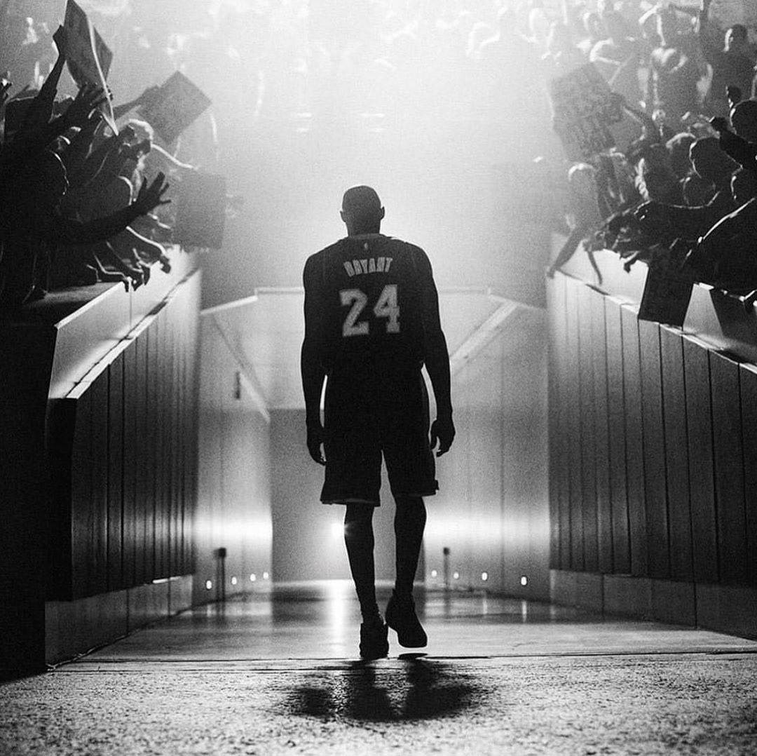DerrickL's tweet photo. Just heard the news. I’m in shock. My prayers are with Kobe, his daughter, Gianna, the other passengers on board, and their families. Truly heartbreaking... https://t.co/MlptHxEnF2
