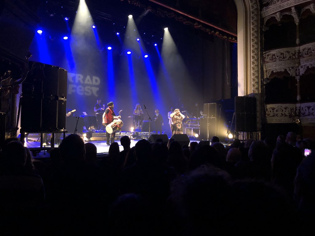 Great night @TempleBarTrad in @olympiatheatre with @ACSSofficial @Skipinnish @PeatbogFaeries big thanks to all @olympiatheatre crew for making this all happen. Sometimes the backroom team get forgotten @RTECeiliHouse @mkeirishfest @DubCityCouncil @dublincityfm @mcd_productions