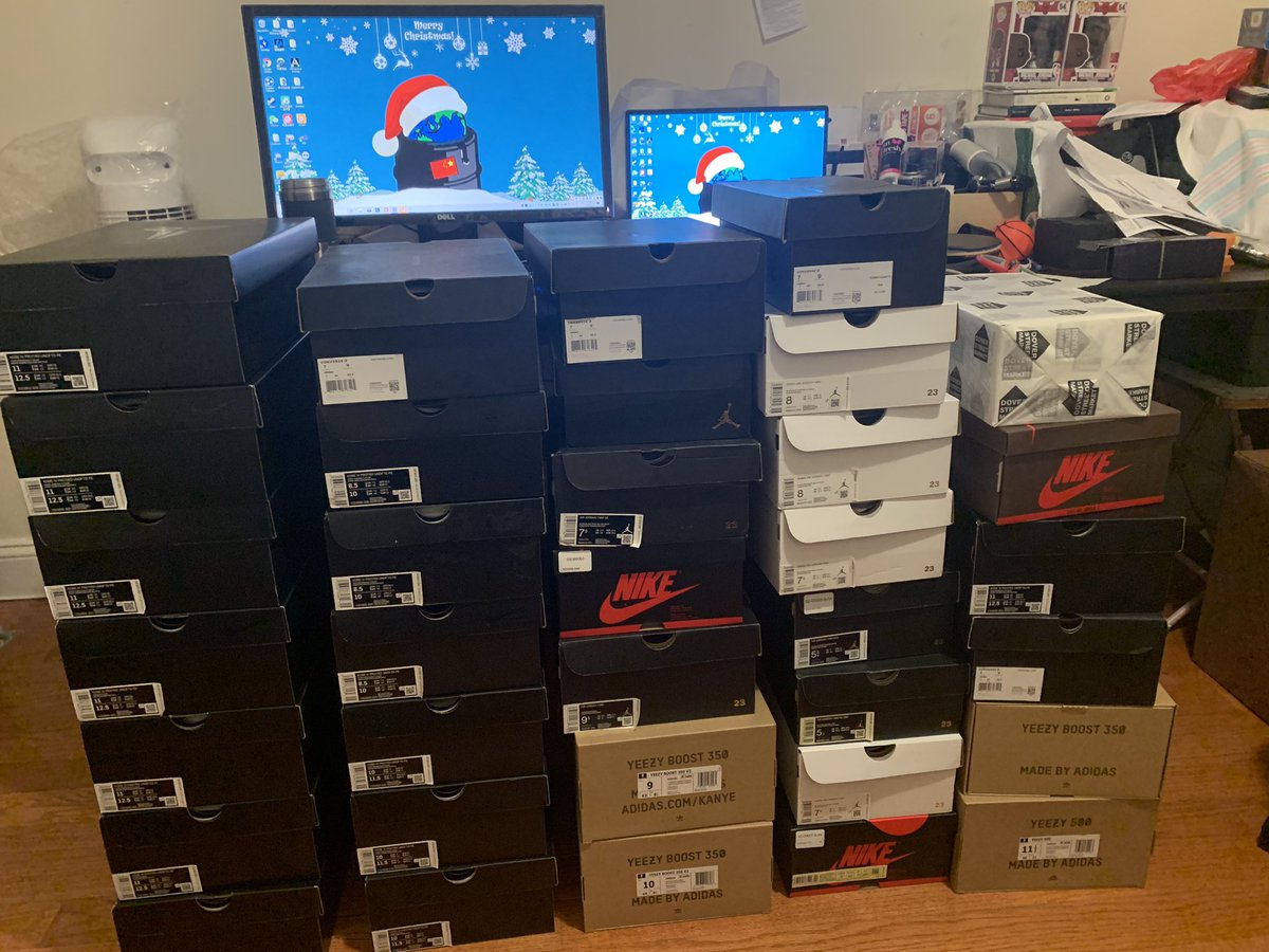 csf_uwu's tweet photo. Awesome year because of @TheOilCop  @TheOilEdu @TheOilCopUS The Oil Gang👏 and @Pocktmon  Secret Cook Lab 🤖

Bot: @Cybersole @balkobot @whatbotisthis  🙏

I only use @Profess0r__  @TheOilProxy datacenters👈

A lot more shoes that can’t fit in the picture 🤗 https://t.co/6mnqu2onex