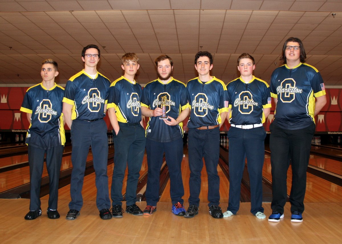 BowlingWolves's tweet image. We place again! The V Boys place 3rd in field of 16 formidable westside teams in the Walled Lake Eliminator. #GoWolves #2TrophiesThisWeekend For the girls Hannah Turk had the 5th highest game and 3rd highest series. #2MedalsToTakeHome @KenClay72964834 @CtownAthSec  @TheCHSWolves