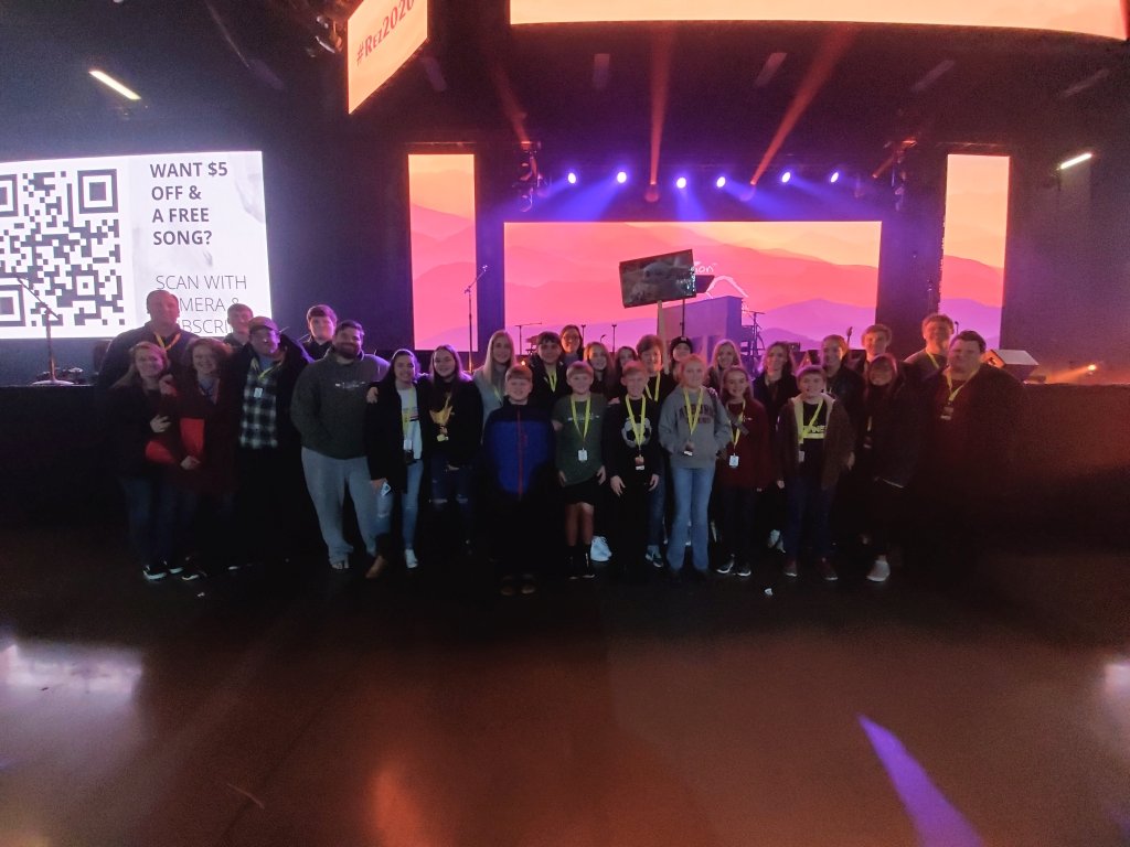 mom42bs_amy's tweet photo. I love Resurrection! I have since I was a teenager and I love it just as much as an adult.  To be able to share it with my kids and the kids in @YouthMV is amazing!  @eliasdummer and @reggiedabbs were awesome!  Can't wait till next year!! #Rez2020 https://t.co/eno8W9291b