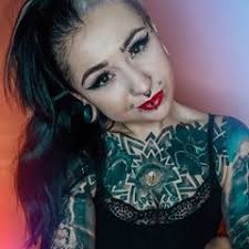 spooktober_babe's tweet photo. Verena Geiss looks very hot with makeup <3 #verenaschizophrenia #verenamariemew #imafluffypuffykittycat #instagram #germany #passau #girlwithtattoos #girlwithpiercings #ink #hairdresser #model #cute #crush https://t.co/msR6KmZocN