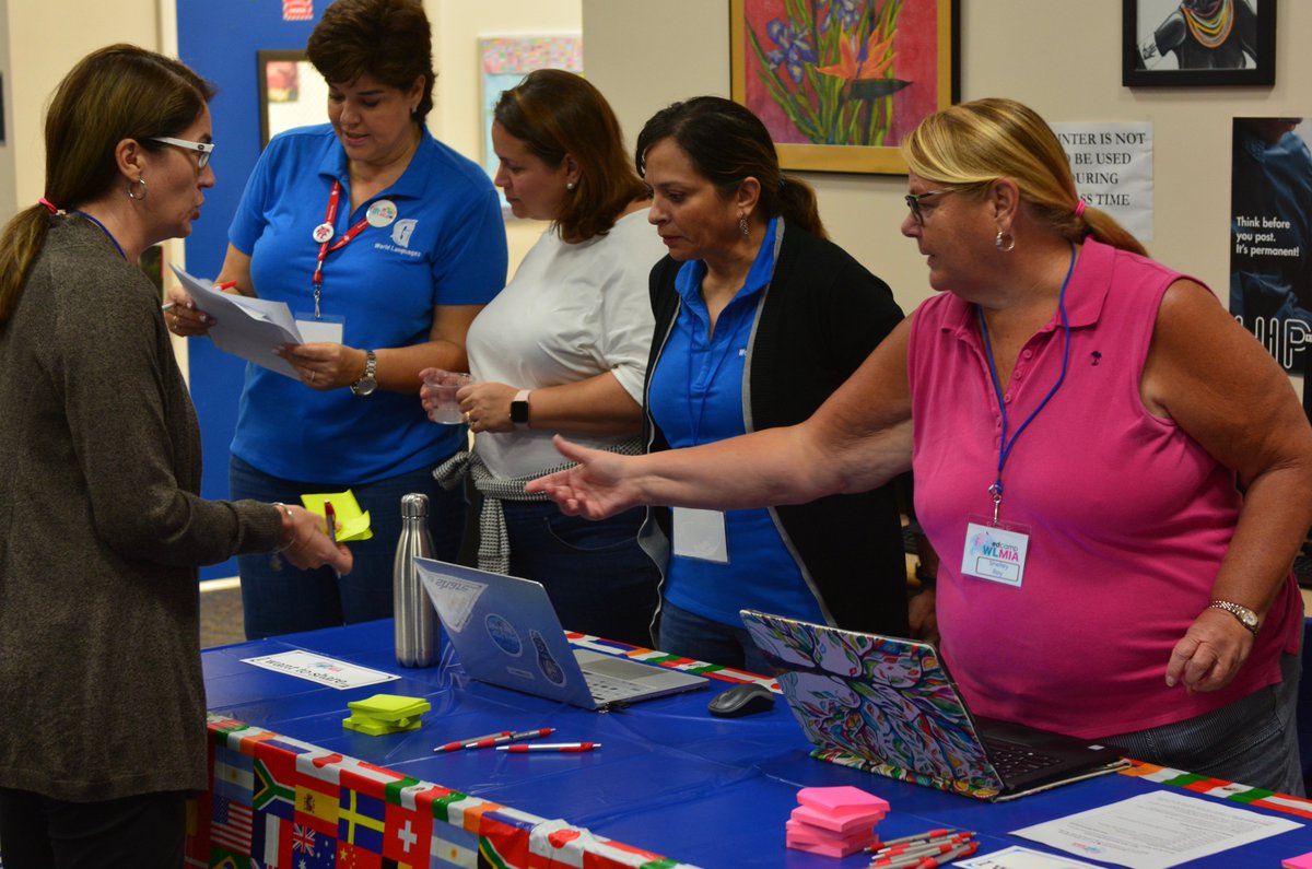 EdcampWLMIA's tweet photo. .@EdcampWLMIA is a participant-driven "unconference". Educators are encouraged to facilitate sessions to start conversations. An essential job is to collect suggestions to collaboratively determine sessions.🙏Shelley @miamiEDguru Damaris @DCarballo2 &amp; Caroline @CMurphyEDU U rock! https://t.co/gE8DuxX0Ed