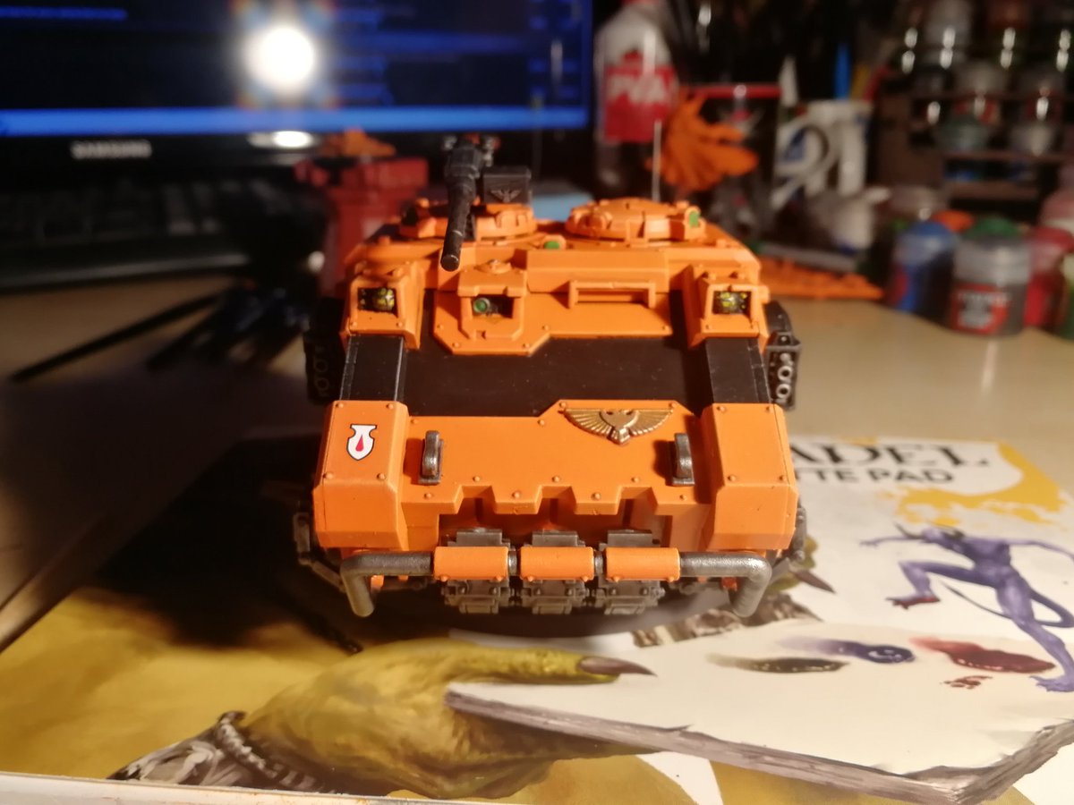 battlebunkerltd's tweet photo. Impulsor finished. Left the extra roof bit detachable as I prefer the look without it. #paintingwarhammer #warhammer40k #bloodangels #40k https://t.co/RBNHyi9x5Y
