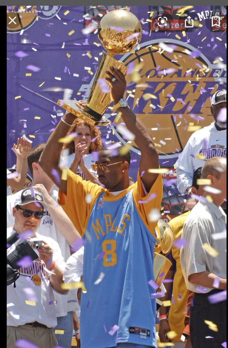 ju__25's tweet image. Love you forever unc RIP to you and Gigi. My Idol, super hero, inspiration and so much more. Taught me more than just basketball. Thank You 🐍❤️