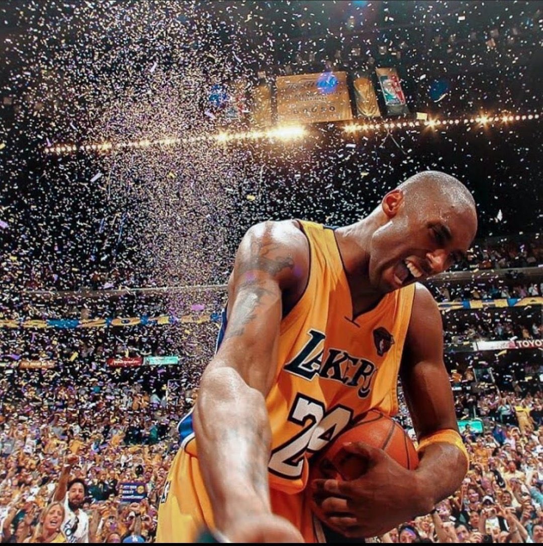 lukamodric10's tweet photo. True leyend. Hard to believe. We will miss you, Kobe. 😢🙏🏀💔 https://t.co/wki95dtS9Q