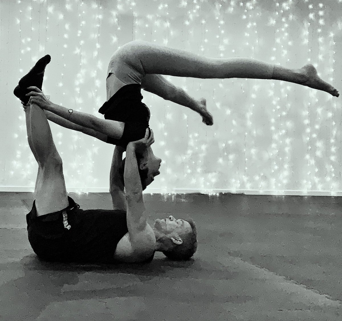 I have absolutely no desire to fit in ✊🏻 
#acroyoga #acro #yoga #partnerworkout #training #workout #excercise #strengthtraining #strength #strong #balance #calisthenics #fit #fitness #fitnessmotivation #blackandwhite #healthylifestyle #health #healthyliving #healthy #wellness