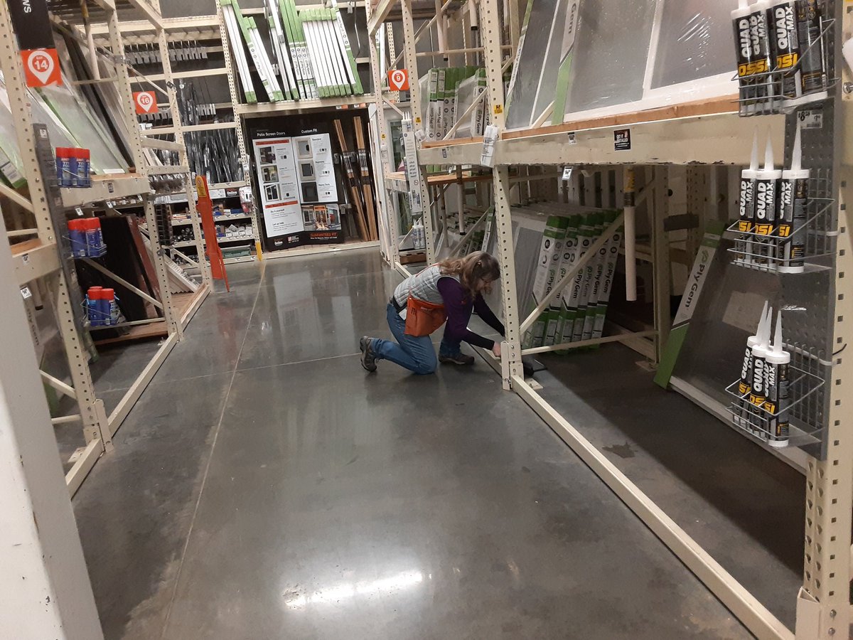 Jennife82621827's tweet photo. 🧹Clean sweep! D30 looks so good! 🦸♀️💪Great job Teresa! #Store4747 #Millwork #HardWorkHappyCustomers https://t.co/IBUEXnks81