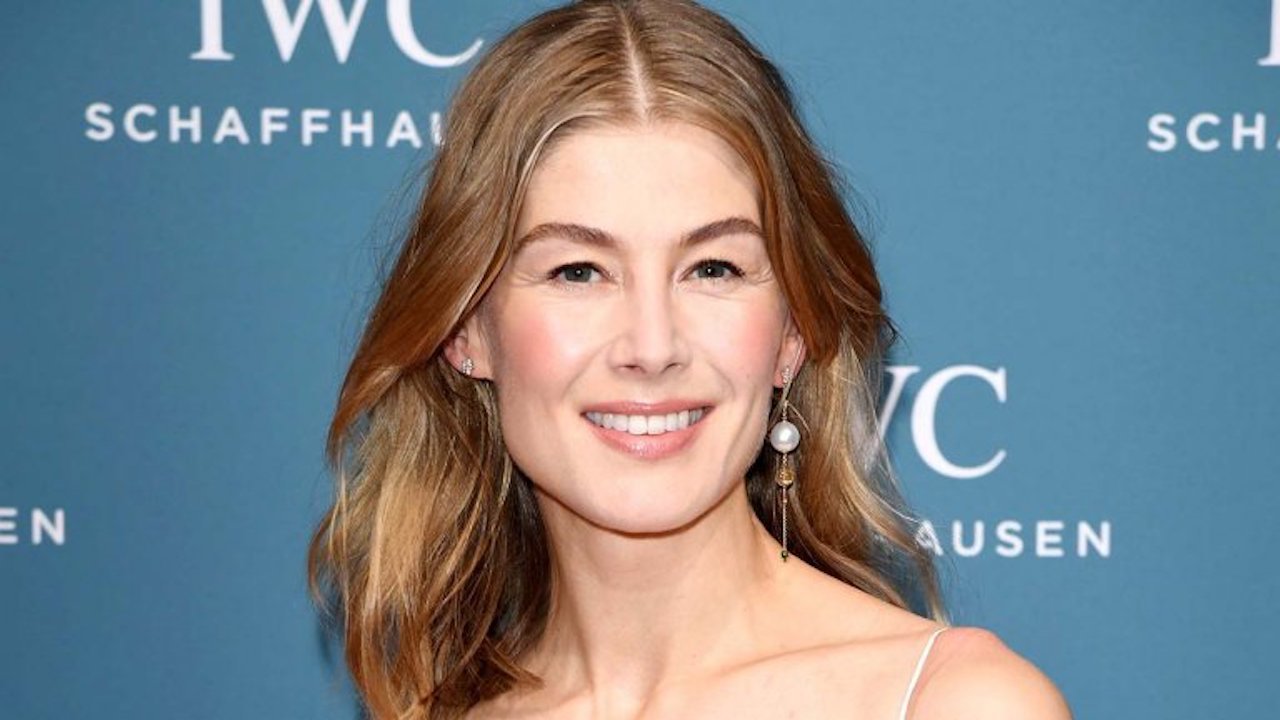 Happy Birthday Rosamund Pike.  She is 41 today!

.....This reminds me, I have to rewatch soon. 