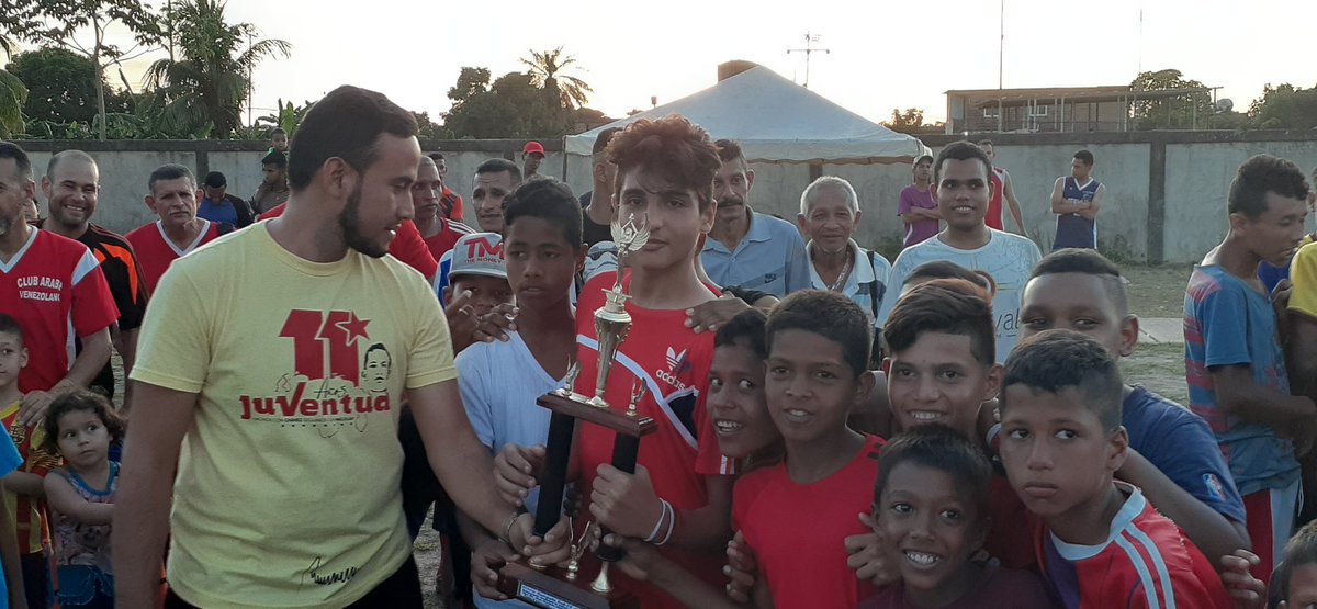 GPPSBdelta's tweet photo. De Interés..!! #EnFotos 📸Juventud de oro juventud divino tesoro, recibe la premiación con motivo a la copa Lizeta Hernández en la parroquia #Argimiro municipio #Tucupita
Categoría sub 15 2do lugar
SANFRE
Primer lugar
HIJOS DE DIOS @NicolasMaduro
@GobLizeta @loa_palante https://t.co/PrULG6unFs