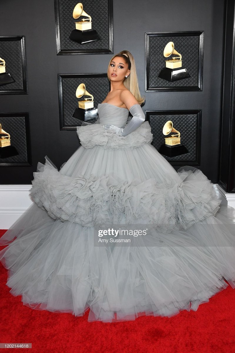 19Arianator93's tweet photo. What a beauty 😍😍😍😍 #Grammys https://t.co/1jvuoJWIMl