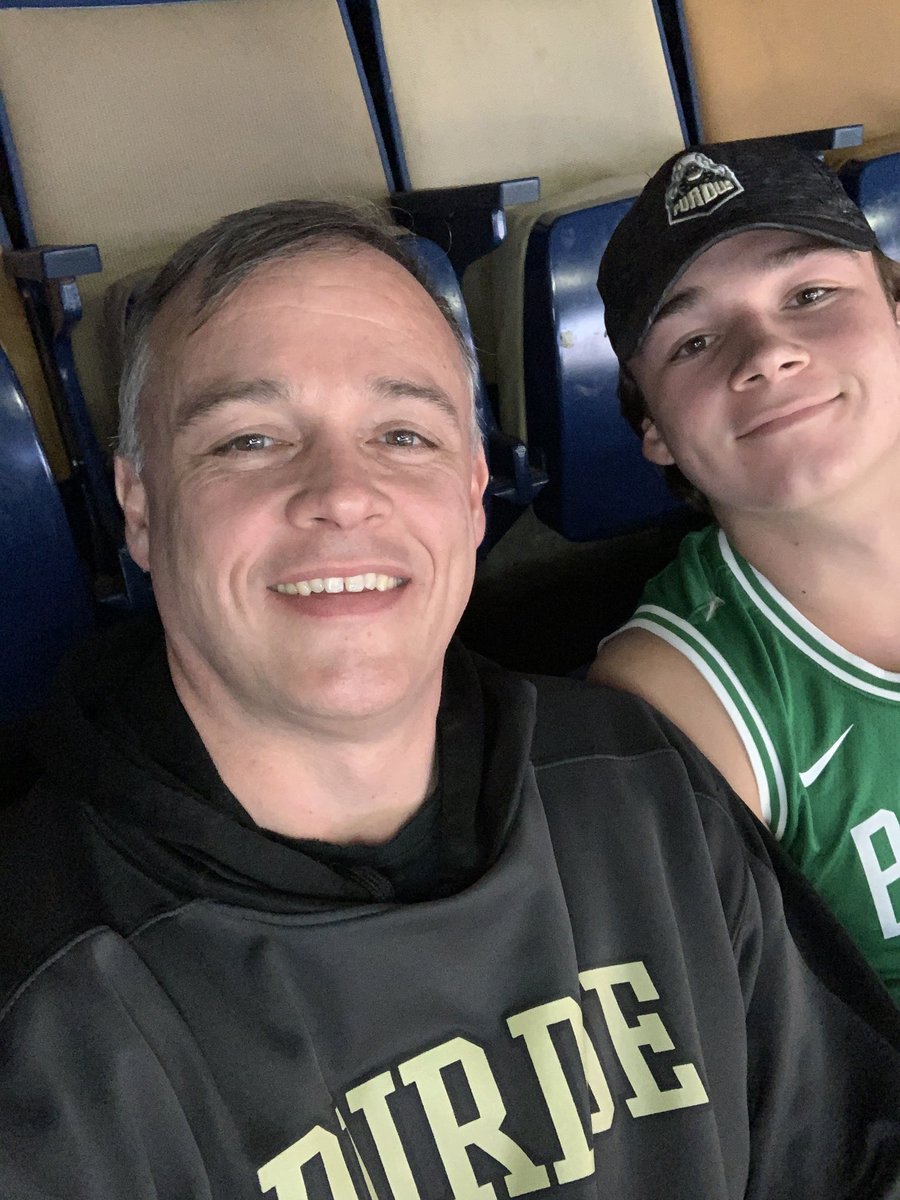 ctsmith53's tweet image. Boiler Up E’Twaun Moore and Carsen Edwards #pelicansgameday! #BoilerUp