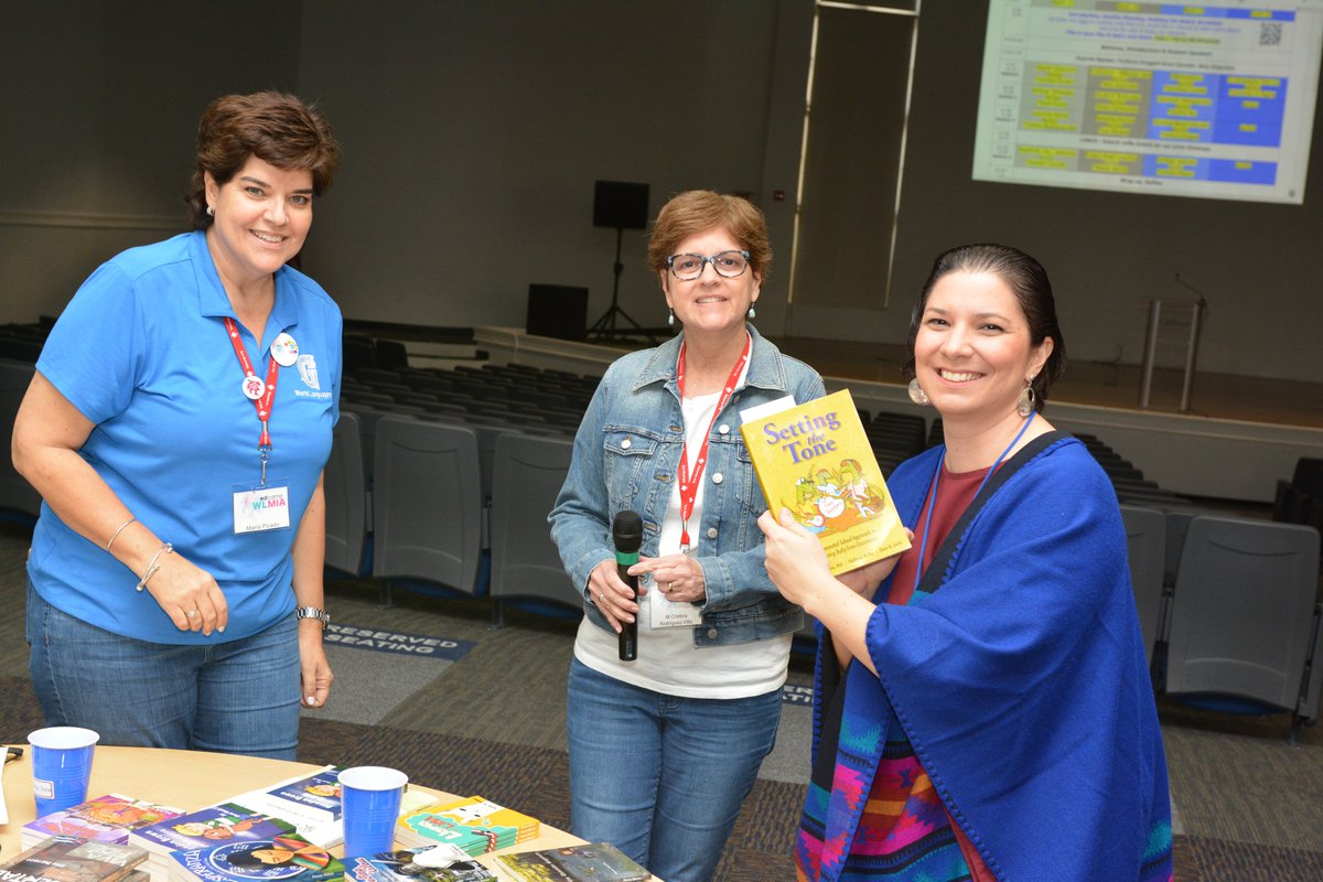 EdcampWLMIA's tweet photo. Thank you Shelley Roy @miamiEDguru  for your generous donation of educational books and resources. 
@EdcampWLMIA 2020 https://t.co/dbfNf9OGzf