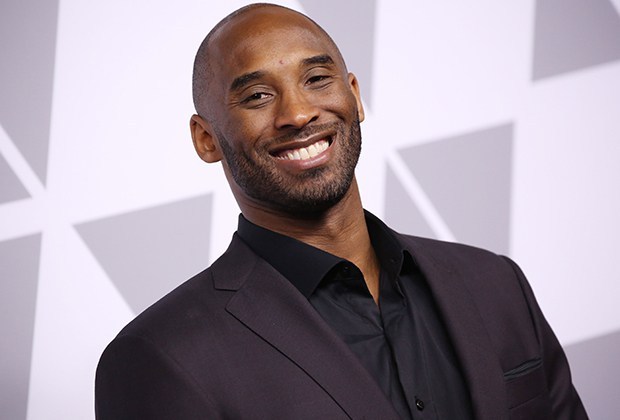 HMIbuzzOfficial's tweet photo. Kobe Passes Hours After Lebron Passes Him https://t.co/tL1VEehtUc https://t.co/F8mDK4BSfm