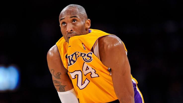 ElliottWood5's tweet photo. Kobe Bryant, is my all-time favourite player. For years I argued Kobe > LeBron. This is so heartbreaking and crushing. The artistry and magic that Kobe played the game with was so special to me. RIP Kobe and Gigi. #RIPMamba #Kobe #LakeShow https://t.co/VRMTwXPPq5