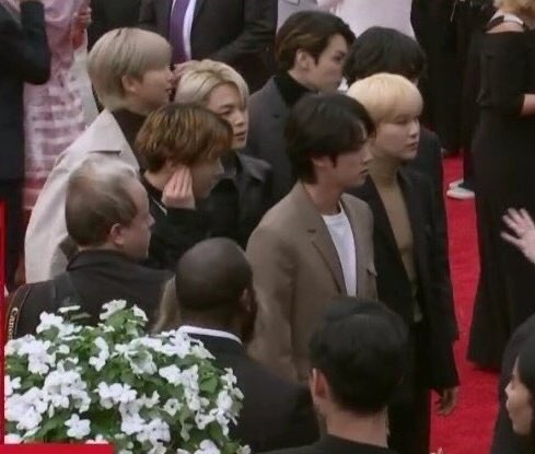 BustosMafer's tweet photo. Como unos seres humanos pueden ser haci de perfectos 😢😍
 #AlfombraRojaE #GRAMMYs https://t.co/mlTyyuaj2G