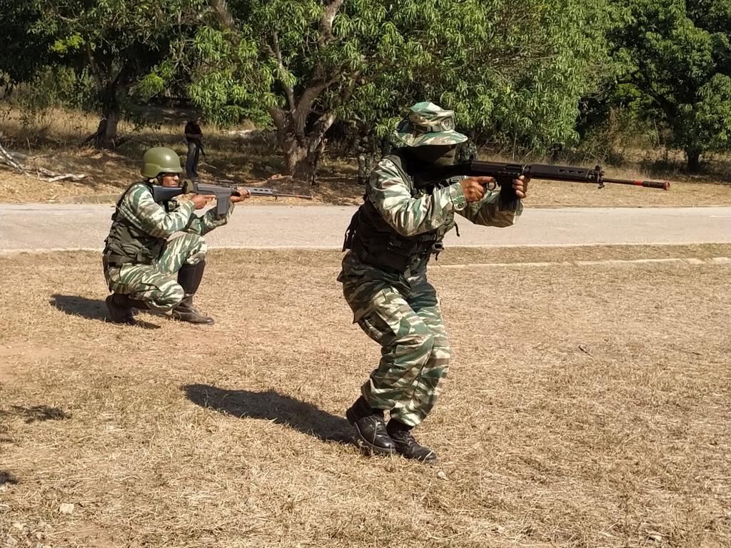 BMTEG1's tweet photo. Infantes del BMTEG "Gran Cacique Guaicaipuro" pasando Cancha de MTRR en la @DRMMREDICentral
@ADI_Tacarigua
@miliciavalencia 
@vladimirpadrino 
@CeballosIchaso 
@NicolasMaduro https://t.co/XimKEbV4yW