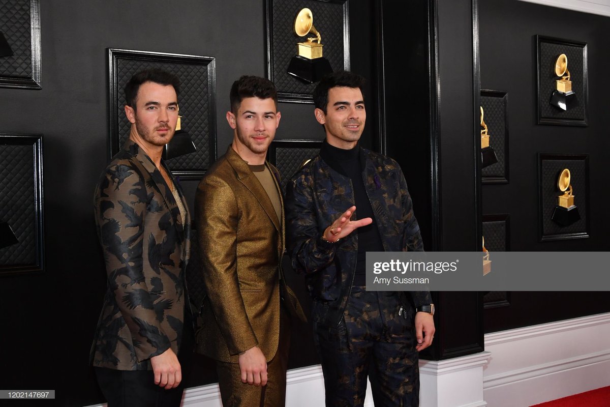 kjonasbrasil's tweet photo. LINDOS DEMAIS! Jonas Brothers no #GRAMMYs! 😍👏🏼✨ https://t.co/XcwQEJganN