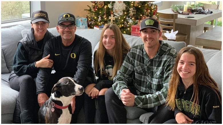FymLew's tweet photo. This family hurting too the altobelli family lost a father a wife and daughter too 😢🙏🏽❤️ condolences your them as well https://t.co/YEJq6UTzGm