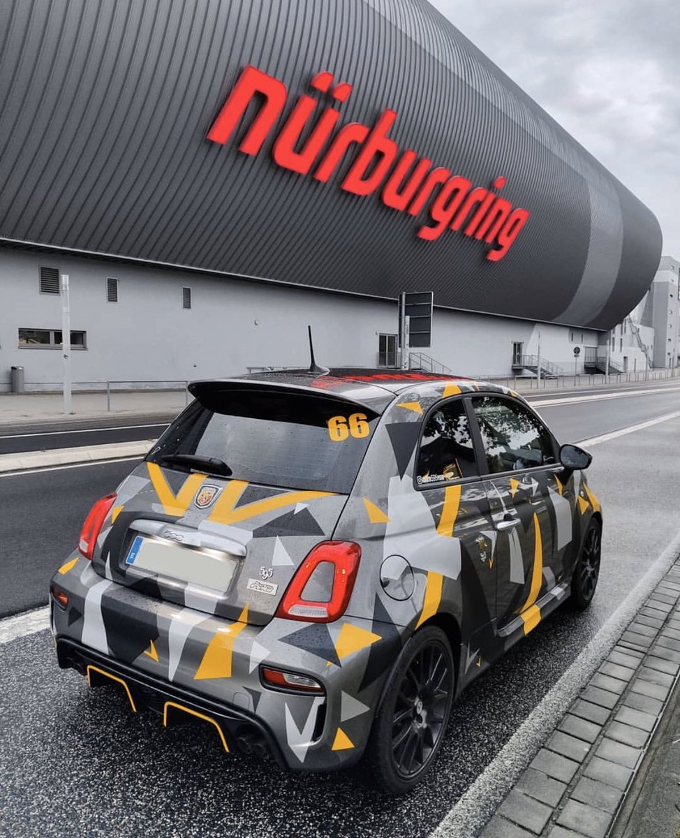 Nos encanta ver coches con matrícula española en #Nürburgring