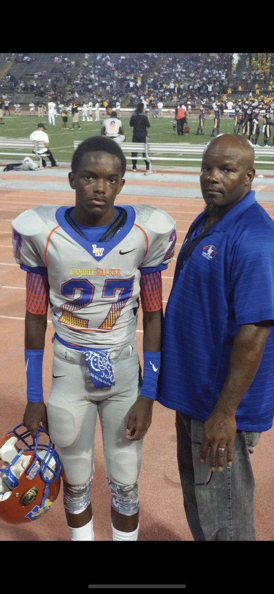 BobbySon27_'s tweet photo. How you just leave me dawg.. you was my best friend, my coach, my role model, the only father I will ever have. I promise i ainโt gonn let you down. You dropped me off at college for a reason, I promise ima make you proud ๐ #OG #LLSmoove #HoodLegend https://t.co/ZDJ9xKxDY1