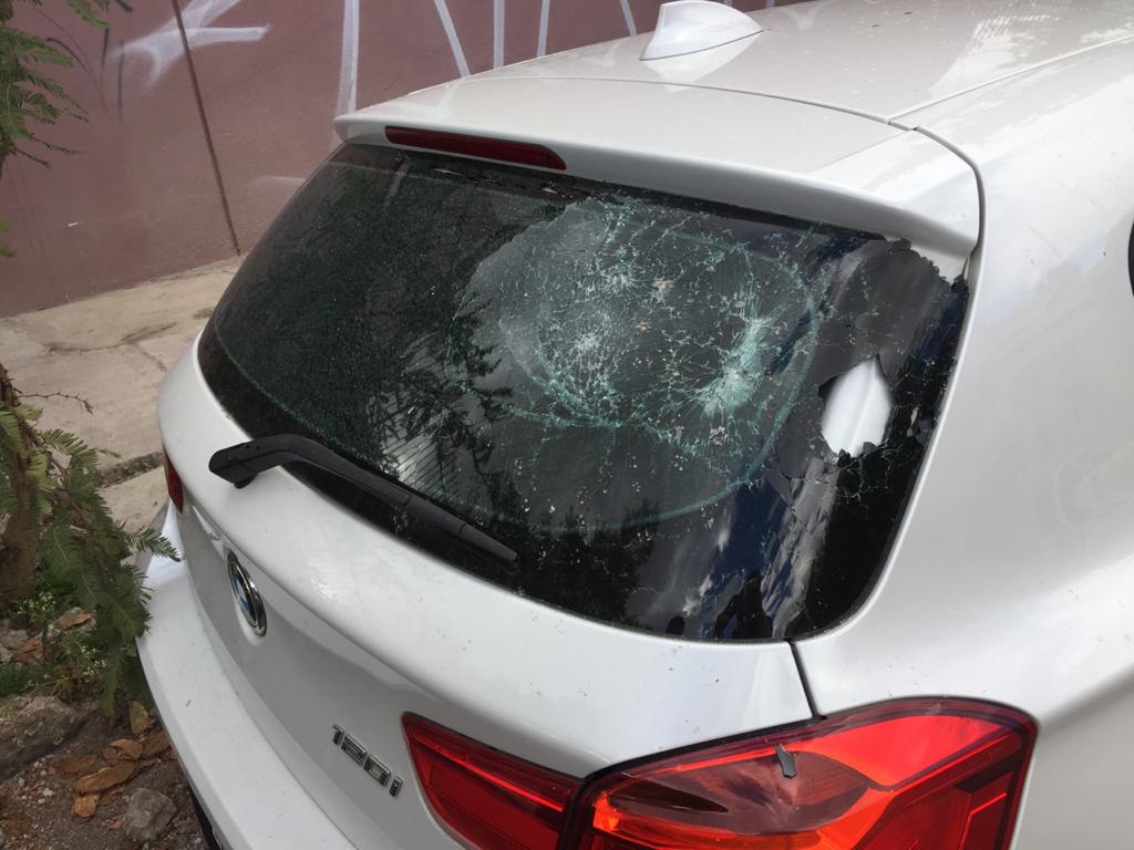 arturo1974's tweet photo. Así reciben en Aguascalientes, con ataques al vehículo y golpes, como ven @AtletideSanLuis https://t.co/N5RzJwUNtg