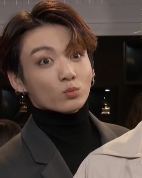 jeonlining's tweet photo. ᵏᵒᵒ ᵏᵒᵒ, ᵍᵍᵘᵏ, ᵏᵒᵒᵏⁱᵉ                 JEON JUNGKOOK https://t.co/MqVWFk5IaC