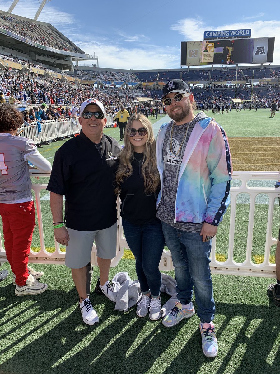 GHoward_Scout's tweet photo. What a great way to wrap up our Hall of Fame National Combine weekend @NFLProBowl #sidelinefun @PFHOFAcademy @HOFSHOW @HOFWorldBowl #family #probowlorlando https://t.co/d8GDOb1sD2