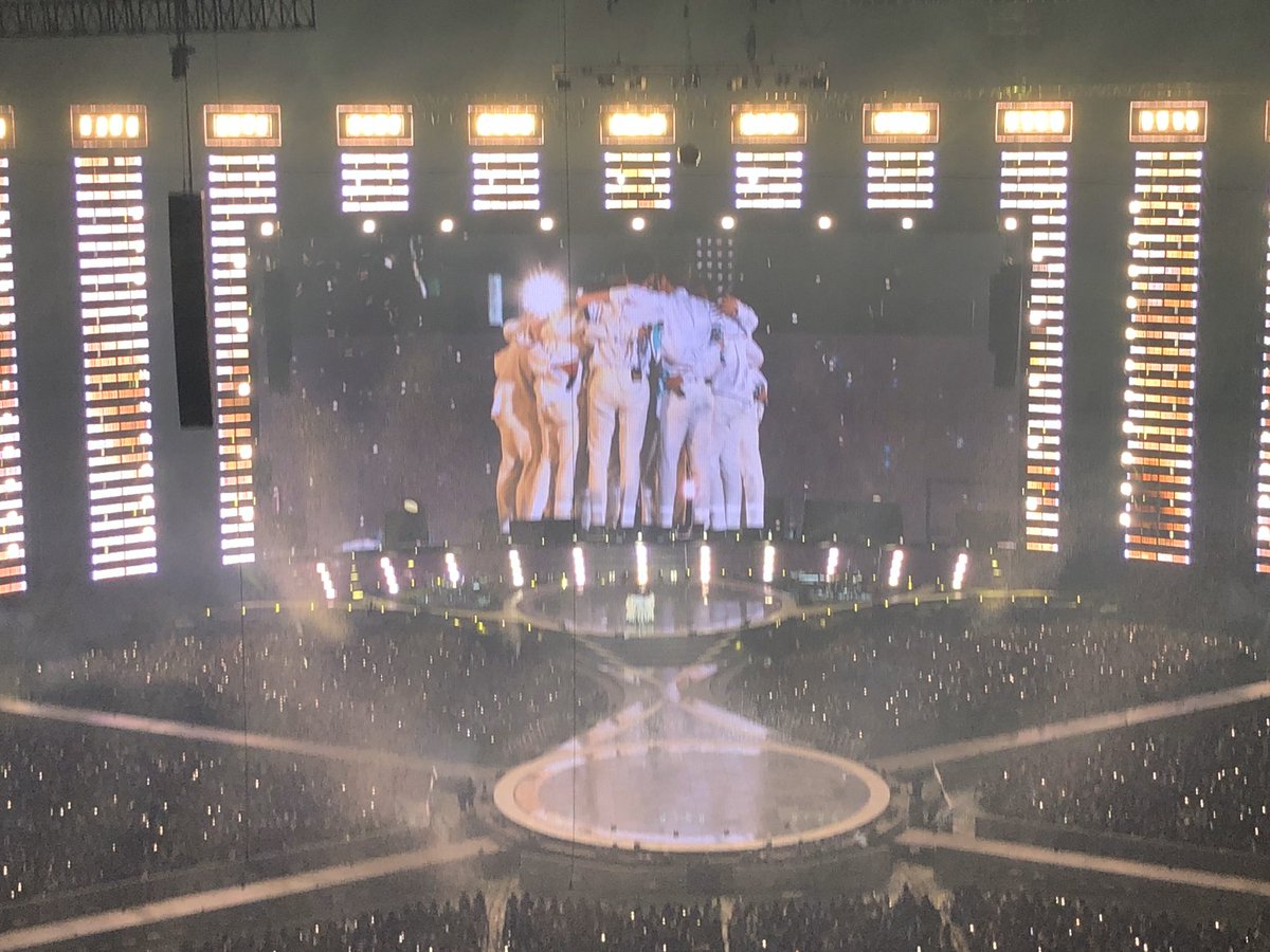 nielafantasy's tweet photo. 워너원 워너블
모두 제발 행복하쟈 😭❤️

#Therefore_one_year
#열한개의별_언제나_응원해 https://t.co/2vcAdZhd2V
