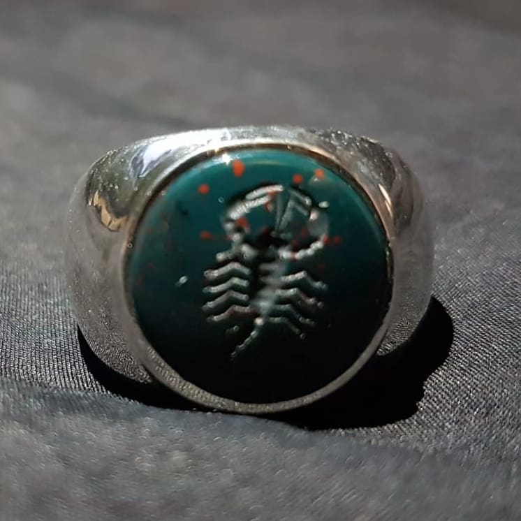 Praefectvs_Prae's tweet photo. Silver ring with gem for the Praefectvs Praetorio Augusta Treverorum / Trier 🦂 #FamiliaPoppaea #bestfamily #cameé #cameo #Goldring #RomanLove #RomanJewelry #jewelry #archeology #archéologie #archäologie  #archaeology_lovers #followme #follow  #verdient #PRAEFECTUSPRAETORIO🦂 https://t.co/cAFV0lFqVz