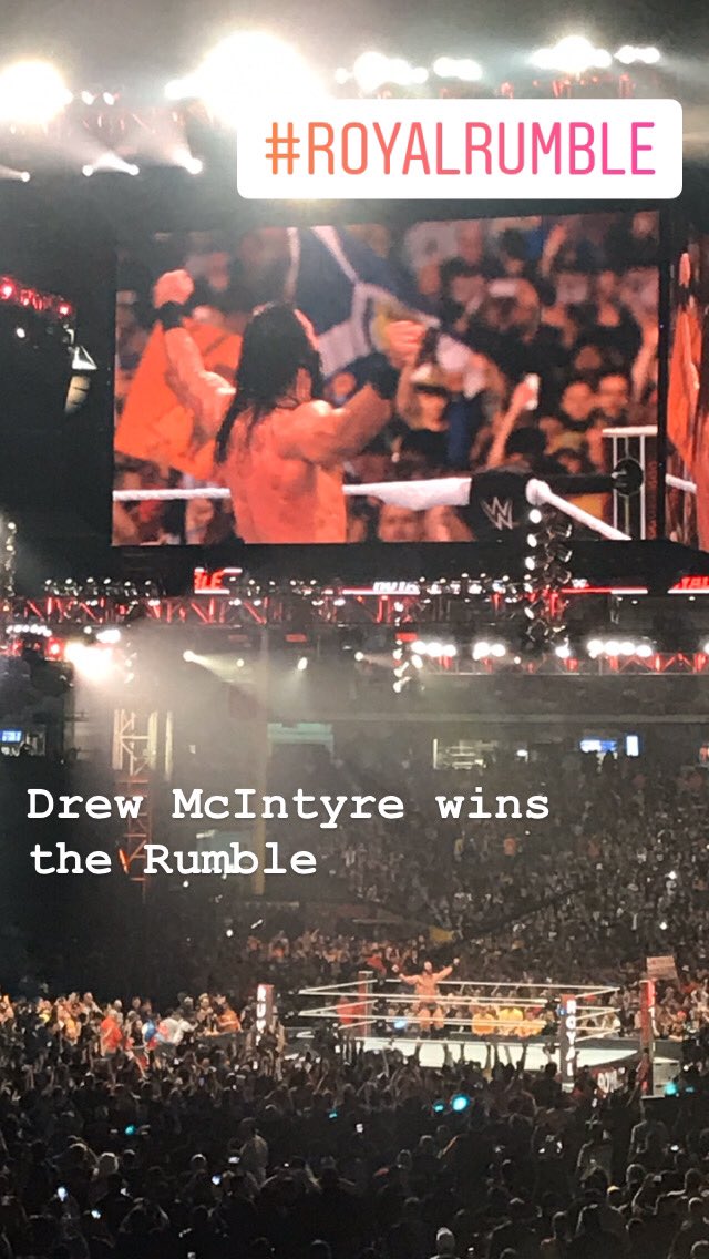 hustlerama's tweet photo. Had an absolute blast at the #RoyalRumble tonight https://t.co/Fc9BNObG29