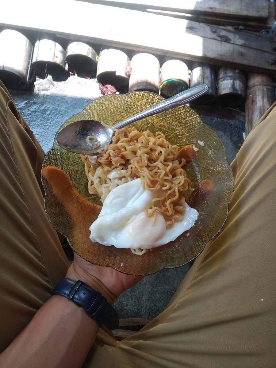 Makan siang guru honorer akhir bulan