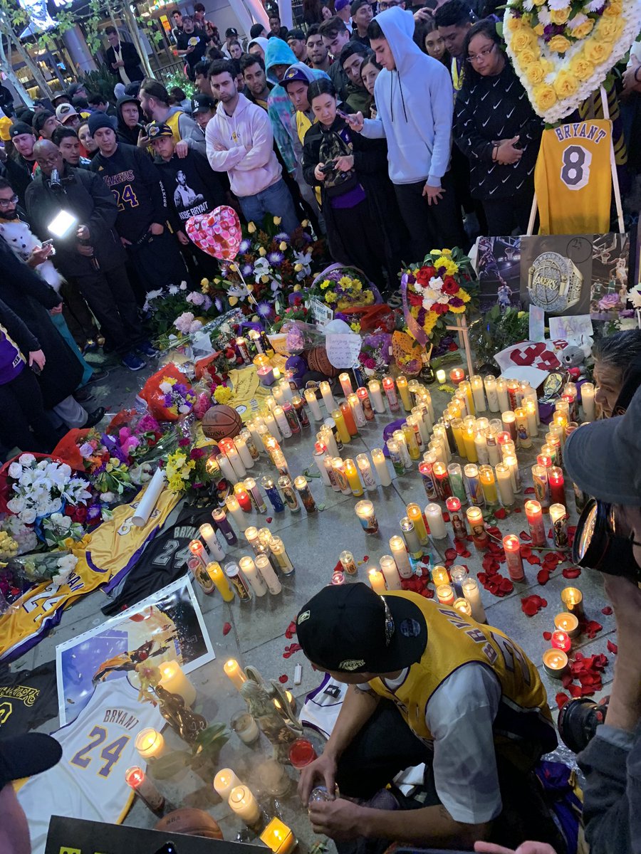 Deadass_Disco's tweet photo. Forever in our hearts, Kobe &amp; Gigi we all love you. #thankyoukobe for being an inspiration on and off the court. My idol, your legacy will live on forever. 🙏🏻 https://t.co/C4BFJVPFEP