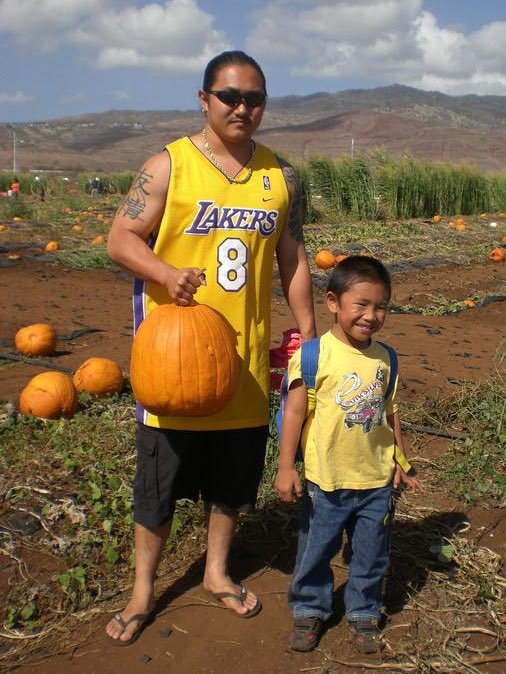 logawa65's tweet photo. I have no NBA team, infact everyone that knows me knows that im the last person on earth to say im a Lakers fan but I respected his game, his talent & respected him as a person. 🙏🏽🙏🏽🙏🏽#RILKobe #RILGiGi #MambaOut #GoneTooSoon https://t.co/Irwvpwc4zm