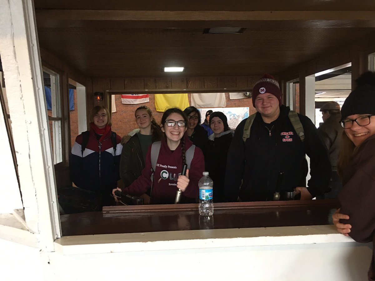 jenna_krusz's tweet photo. Great day with #BioExplorations at Staved Rock today! @Activities_PHS @BioExplorations @PohlmannDebbie https://t.co/vl57BC1PRK