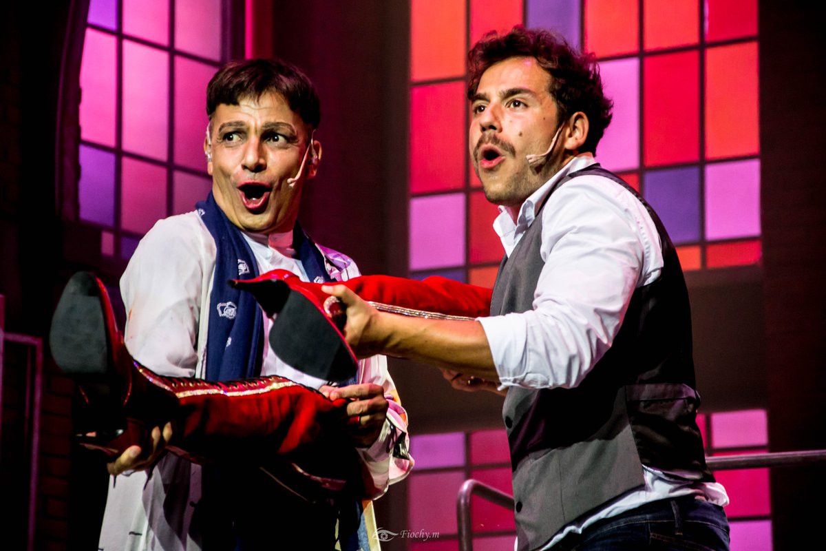 #KinkyBoots lidera la taquilla porteña y agregó funcione en el @teatroastral 

<a href="/martinbossi/">Martín Bossi</a> <a href="/FernandoDente/">F CRYPTO</a> <a href="/sofimorandiOk/">sofi morandi</a> <a href="/pashkus/">Ricky Pashkus</a> <a href="/TPagencia/">Tommy Pashkus Agencia</a> @Magu_Bettini <a href="/MarielPercossi/">Mariel Percossi</a> <a href="/WalterCanella/">Walter Canella</a> <a href="/MarioAngelome/">Mario Angelomé 🇺🇦</a> <a href="/nachomintz/">Dr Nacho Mintz</a> <a href="/eugilrodriguez/">EUGE GIL RODRIGUEZ</a> <a href="/dipacenico/">Nico Di Pace</a>
 
escenariosnacionales.com.ar/kinky-boots-li…