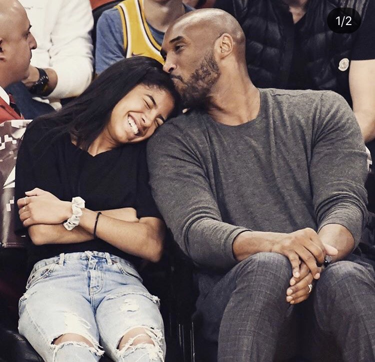 Such a sad day in the world today 😢 May they R.I.P. 🙏🏽 May God give their family and friends strength in this difficult time 😢 In my prayers 🙏🏽