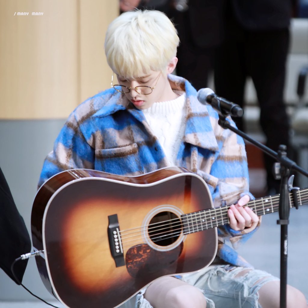 Day6_memory's tweet photo. 161227 삼성의료원 자선공연
#Jae_memory
ㅇ<< ..
#데이식스 #제이 #박제형 #Day6 #Jae https://t.co/LduTKvxcdB