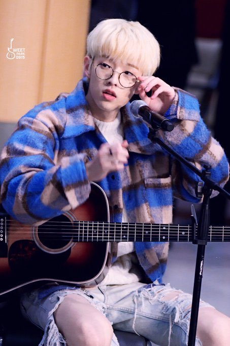Day6_memory's tweet photo. 161227 삼성의료원 자선공연
#Jae_memory
ㅇ<< ..
#데이식스 #제이 #박제형 #Day6 #Jae https://t.co/LduTKvxcdB