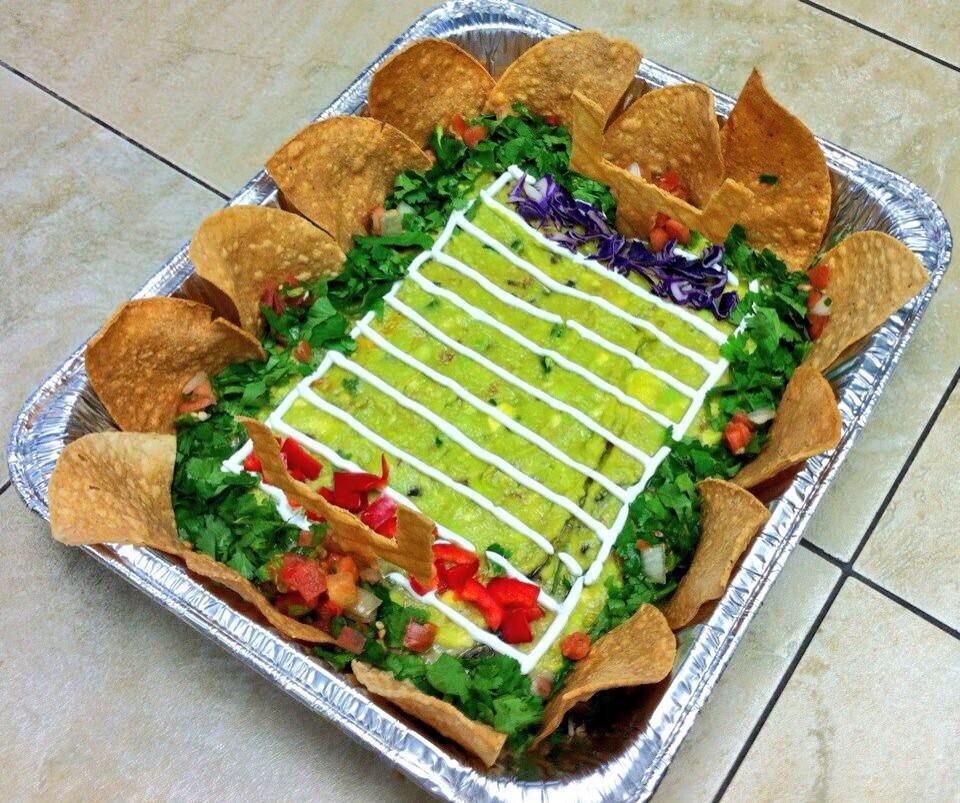 PinatasMaui's tweet photo. Aloha friends!
Only one week left to preorder this year’s Kitchen Sink Stadium. This incredible ten layer dip with a guacamole field and sour cream sidelines is the perfect dish for your Niners vs Chiefs party. Only a limited number are available, so reserve yours today! https://t.co/IAy2EAxlbk