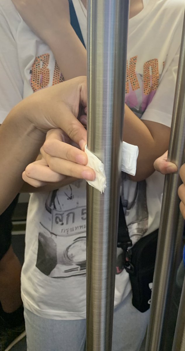iwannadosmth's tweet photo. ไวรัสก็กลัวบ้านก็ต้องออก🤦🏻‍♀️ #ไวรัสโคโรนาสายพันธุ์ใหม่2019 https://t.co/4rdmTu7DuU