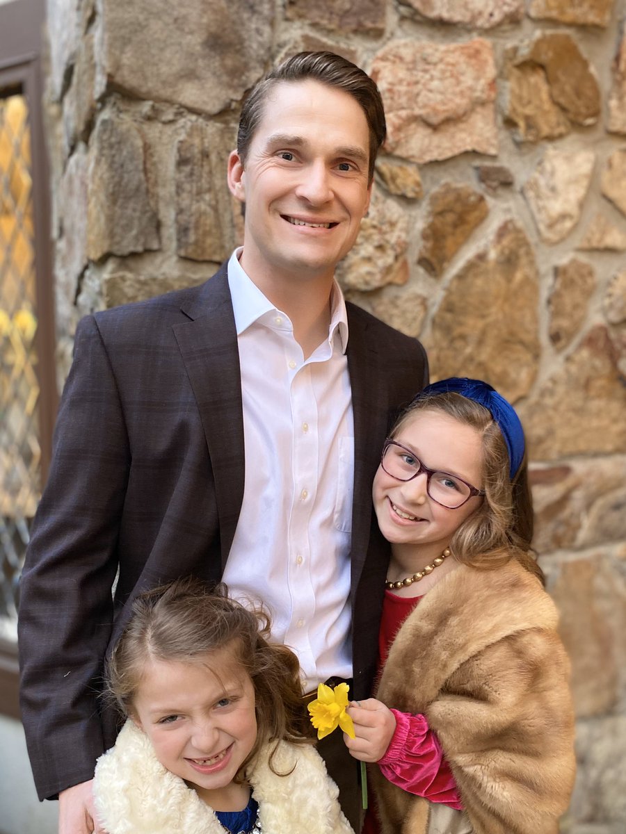 LukeNewellc's tweet photo. Time to tweet since it’s Father Daughter Dance night! https://t.co/DKJoc9Nq58