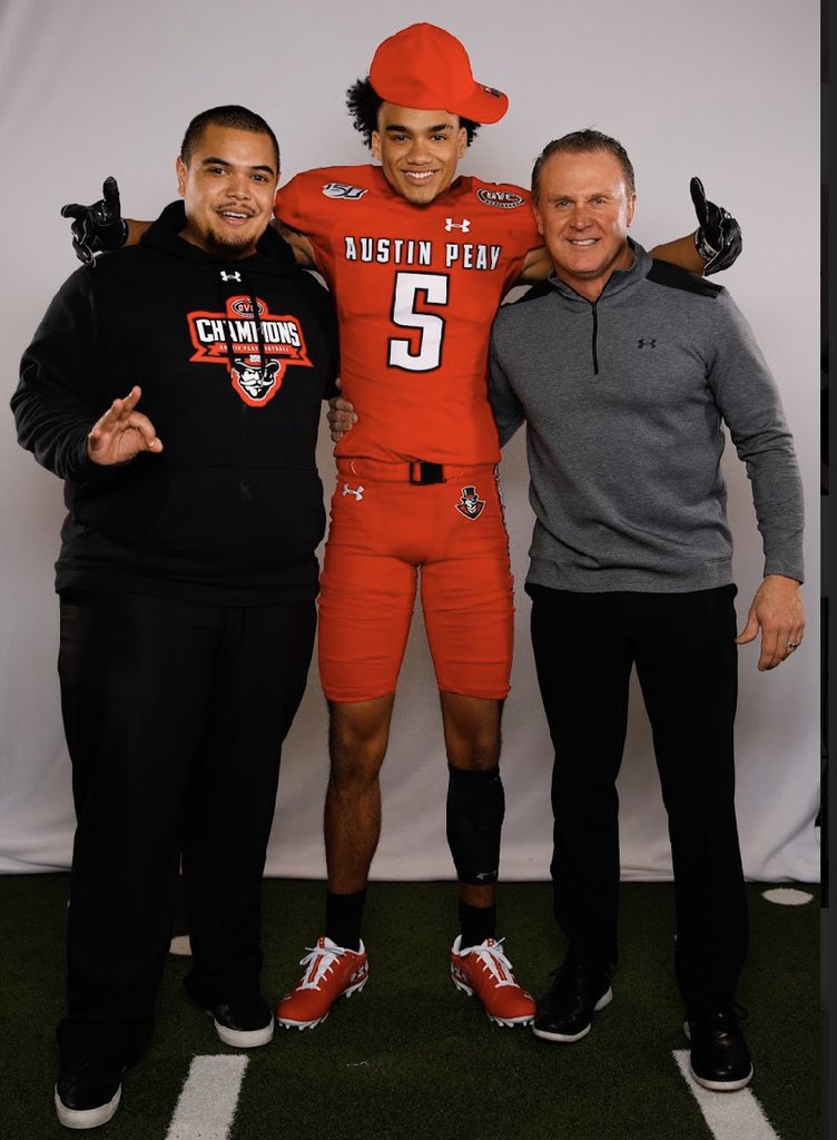 Deewebster01's tweet photo. Austin Peay OV 🔴⚫️ #CutDifferent #GoGovs @APCoachHud @GovsFB @DLcoachbeck @Dbowman85 @kendall_breant https://t.co/ZaGdastjeJ