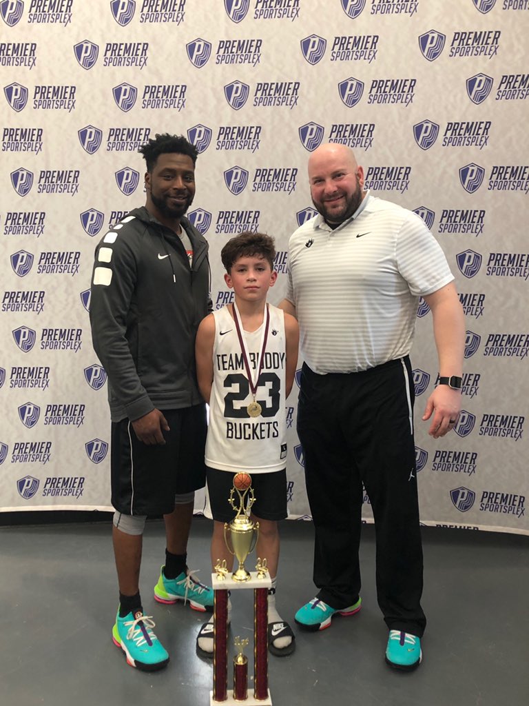 matty_nice4's tweet image. This dude right here was 🔥. Put up 20pts in the finals today to bring home the championship with some great teammates. His ❤️, energy, and effort amazes me. @BuddyBuckets #teambuddybuckets2027 #lockdowndefense